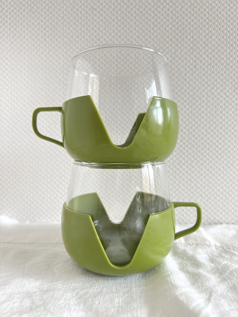 Ensemble de deux tasses en verre et plastique vert style Melitta