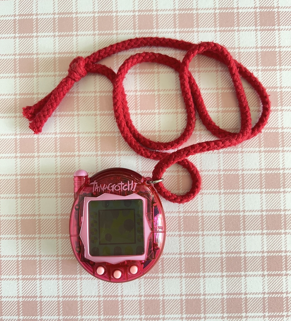 Jouet électronique Tamagotchi rose - 2004