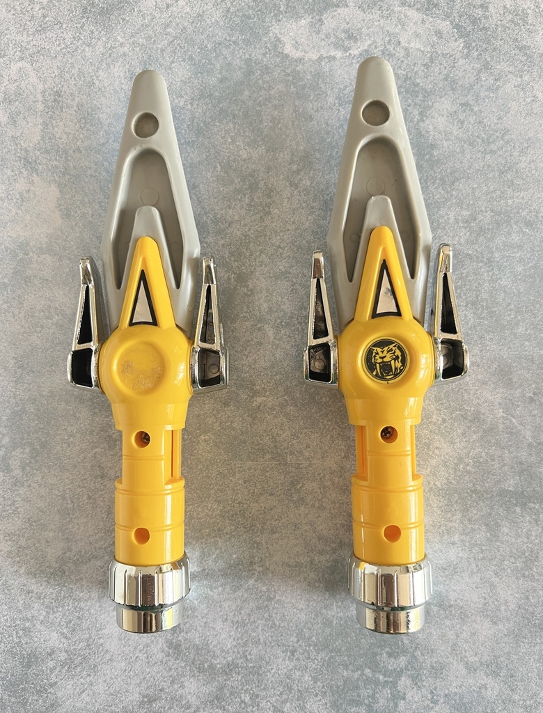 Power Blaster Yellow Ranger Daggers - Power Rangers