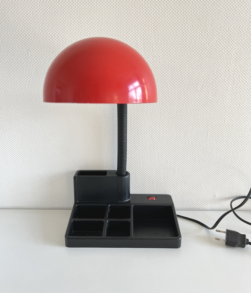 Lampe de bureau rouge et noire avec organisateur