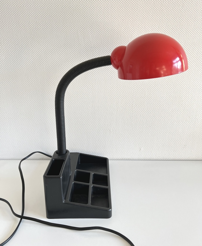 Lampe de bureau rouge et noire avec organisateur