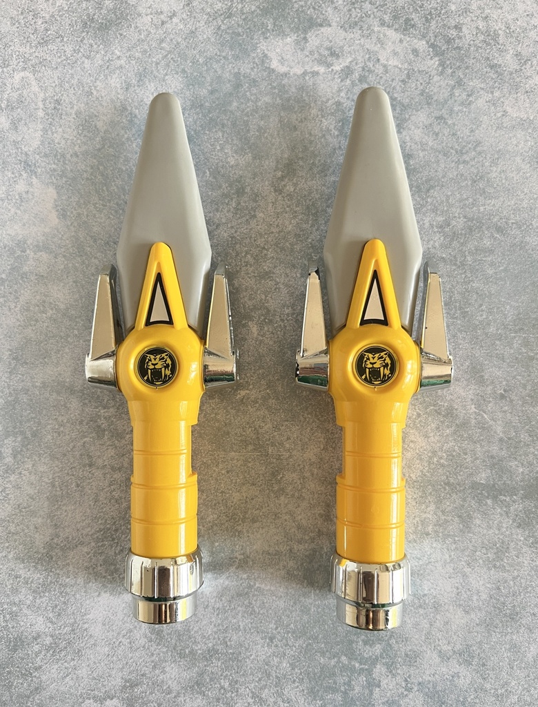 Power Blaster Yellow Ranger Daggers - Power Rangers