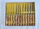 Boîte de 12 couteaux avec manche en bambou