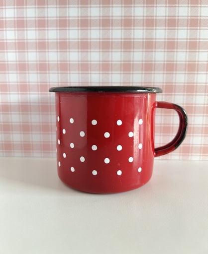 Tasse en métal émaillé rouge à pois blancs